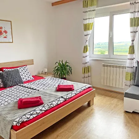 Apartma Jancic Апартаменты Доброво